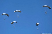WJ16_145 U.S. Navy Leap Frogs Parachute Team