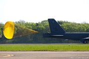 XC25_220 B-52H Stratofortress 60-0001 with drogue chute